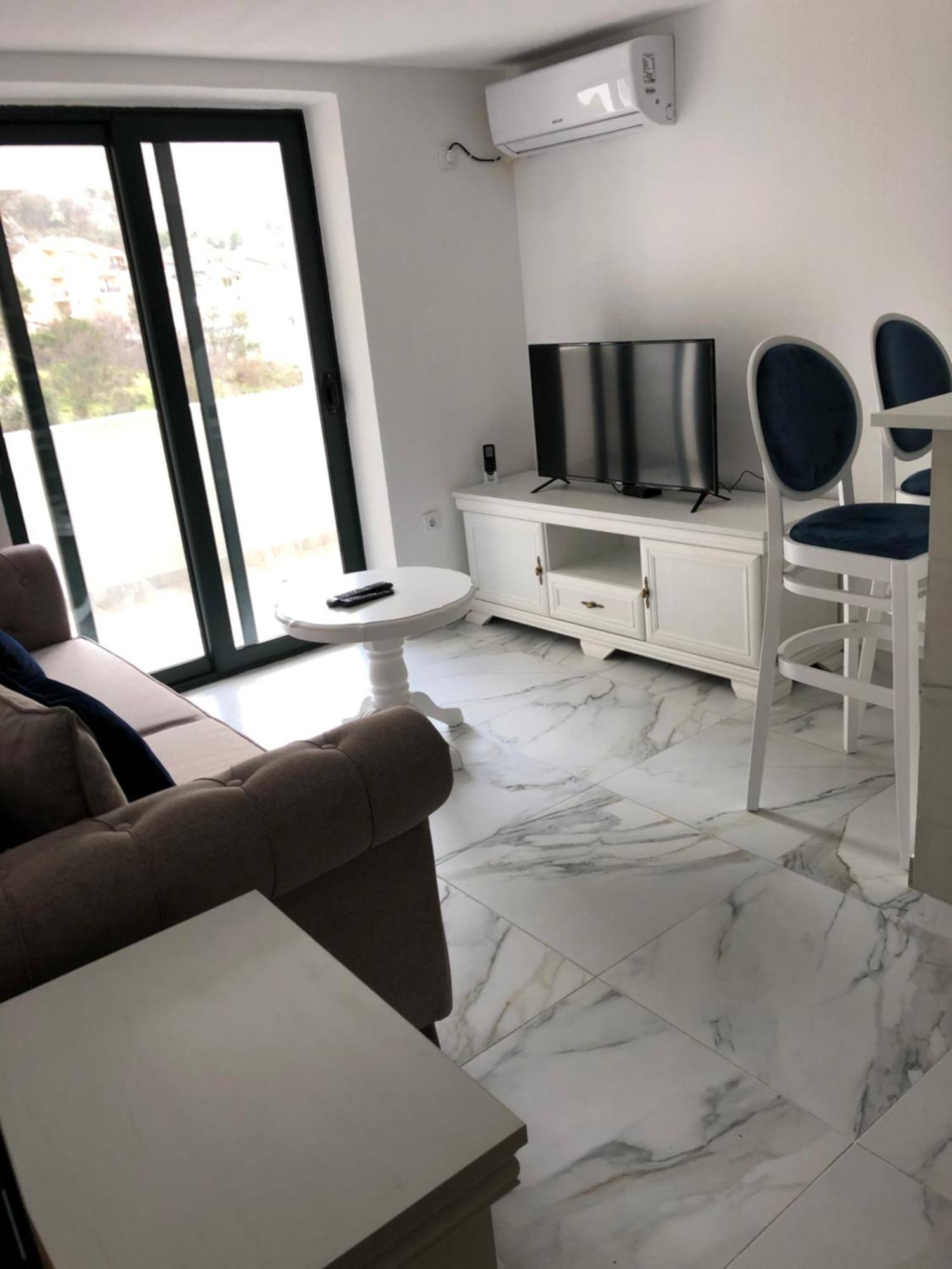 Apartment Apollo 2 Kotor Bagian luar foto
